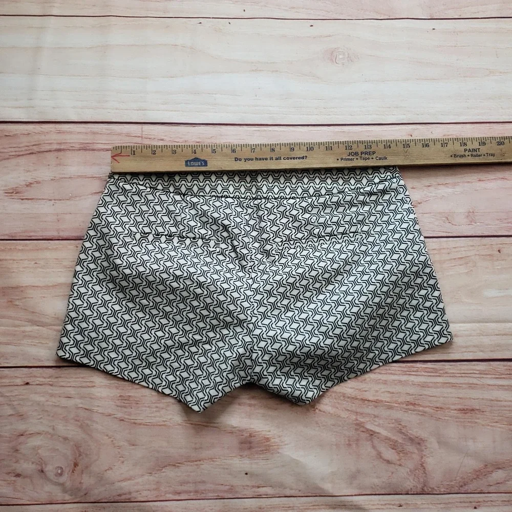 Express Hot Pants Womens 00 White Geometric Twill Lined‎ Slim Casual Zip Ladies
